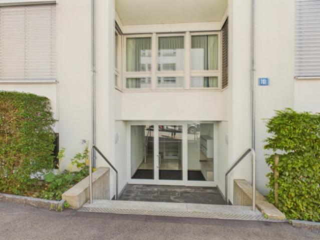 Büro mieten in Einigen, Zürich