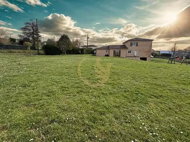 Maison vente à Pau, Buros