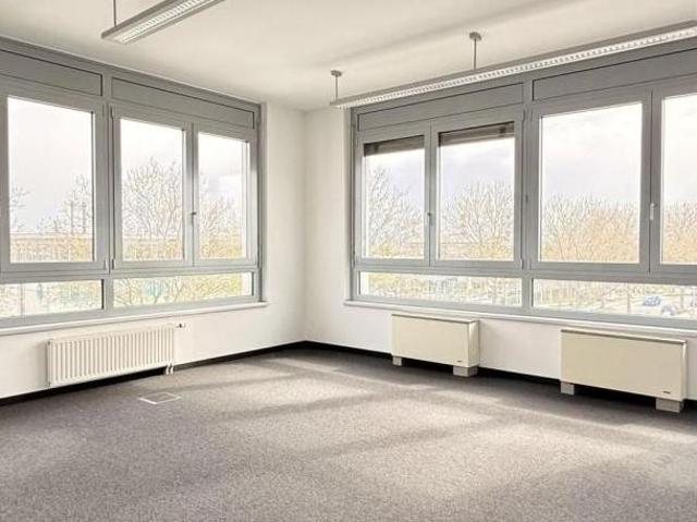 Gewerbe mieten in Schwechat, Niederösterreich