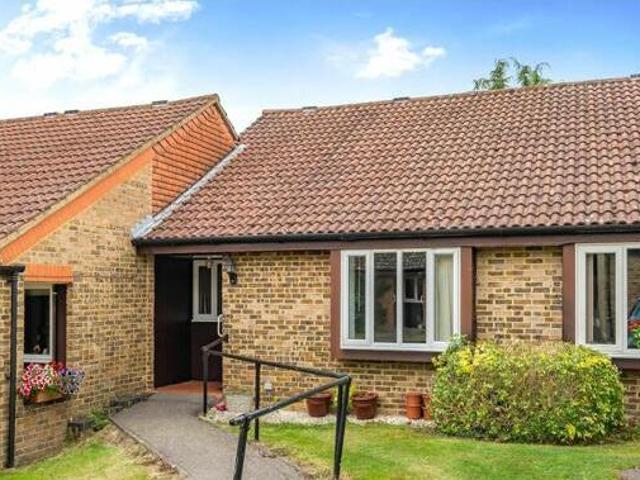 House for sale in Abbotswood, Guildford