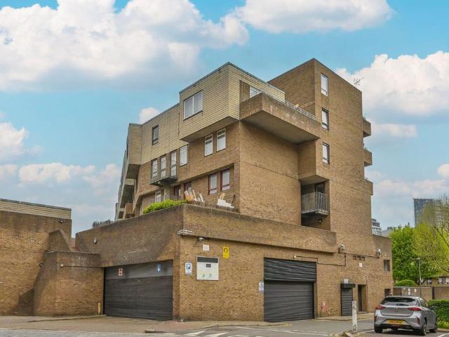 House for rent in Tower Liberty, Wapping