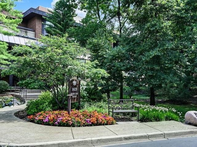 Condo for sale in Hinsdale
