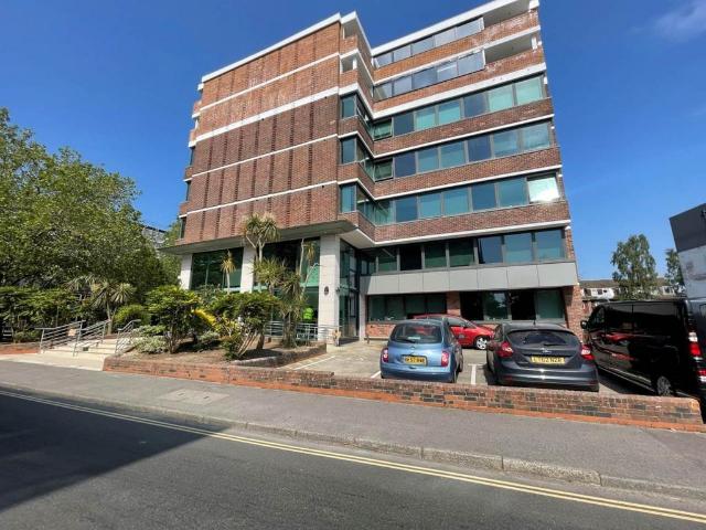 Apartment for rent in Perryfields, West Sussex