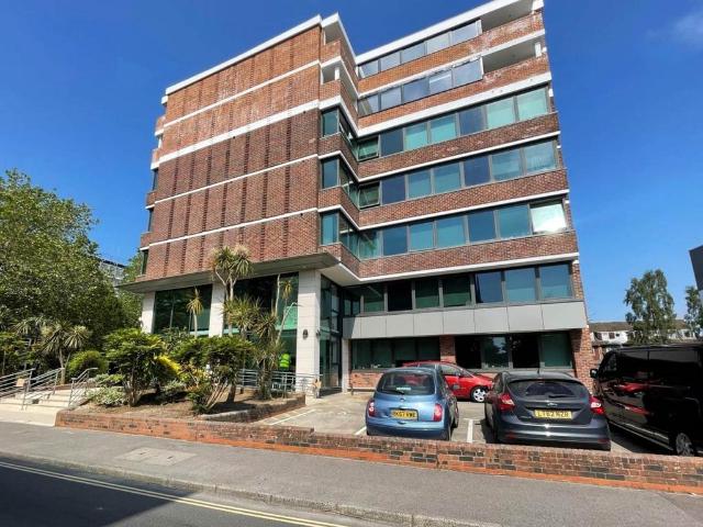 Apartment for rent in Perryfields, West Sussex