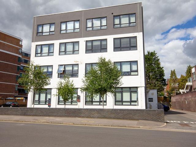 Apartment for rent in Perryfields, West Sussex