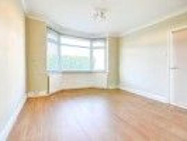 House for rent in How Wood, St Albans
