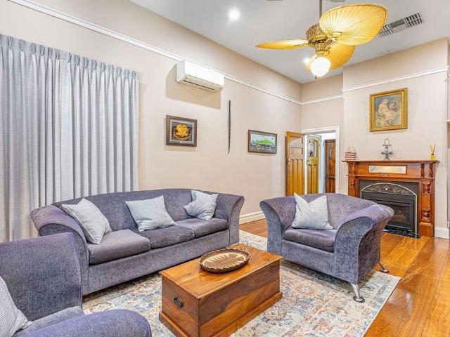 Room for rent in Cockburn, Western Australia
