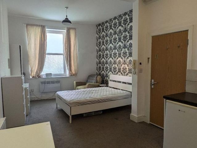 Apartment for rent in Cardiff International Sports Village, Cardiff