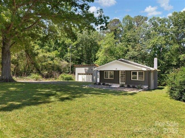 House for sale in Fletcher