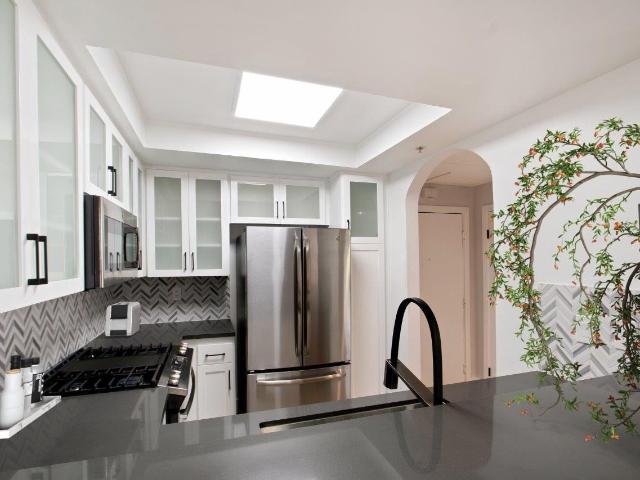 Apartment for rent in Canoga Park, California