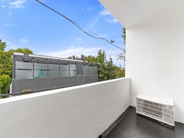 Apartment for rent in Canoga Park, California