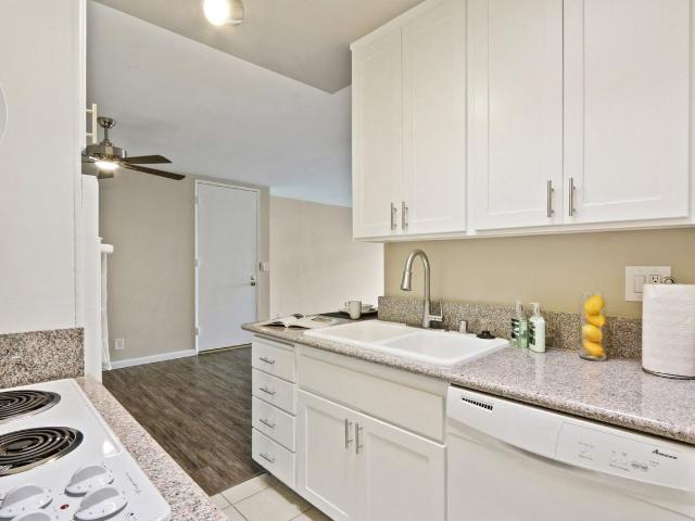 Apartment for rent in Canoga Park, California