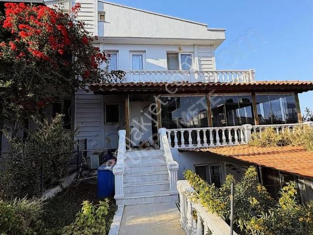 Foça, İzmir içerisinde satılık Villa