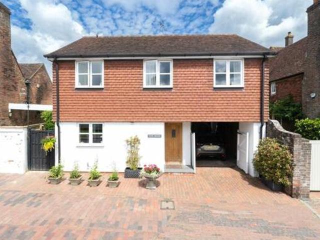 House for sale in Heathlands, East Sussex