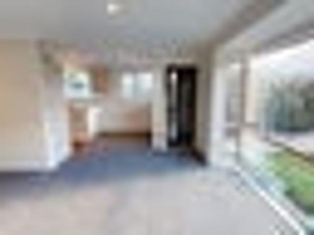 Apartment for rent in Chaslands, Canterbury