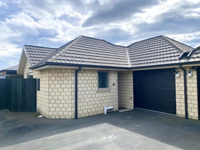 Apartment for rent in Chaslands, Canterbury
