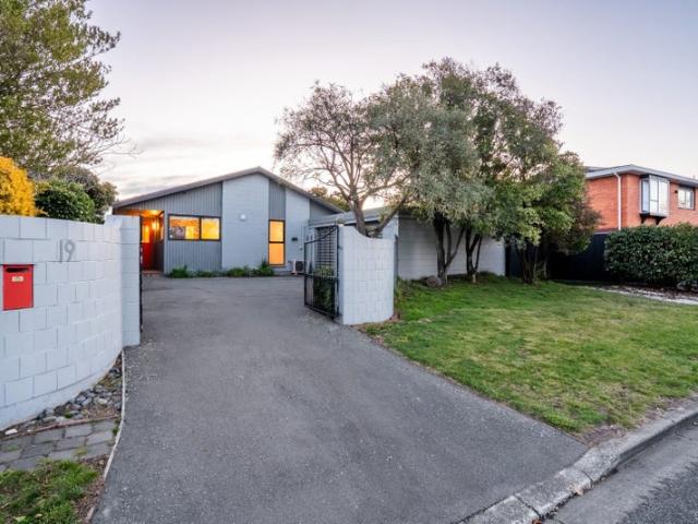 House for rent in Chaslands, Canterbury