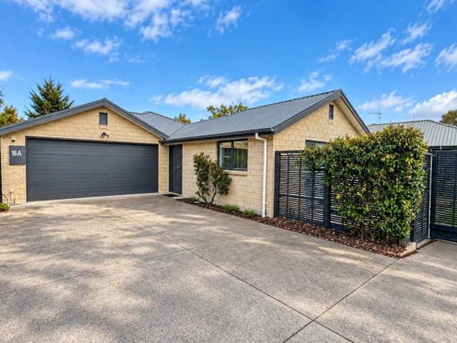 House for rent in Chaslands, Canterbury