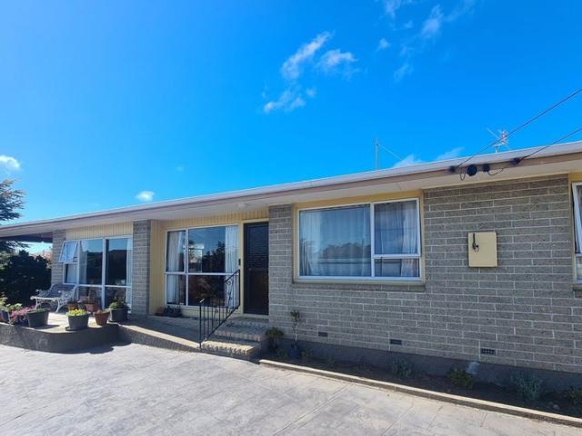 House for rent in Chaslands, Canterbury