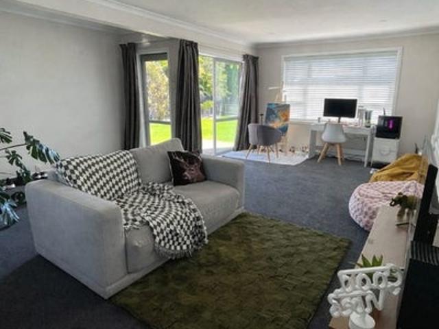 House for rent in Chaslands, Canterbury