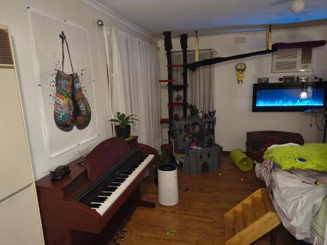 Room for rent in Camerons Creek, Victoria