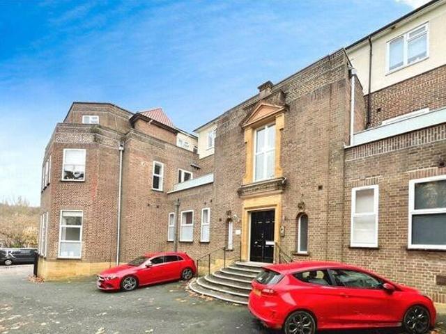 House for sale in Guildford Park, Guildford