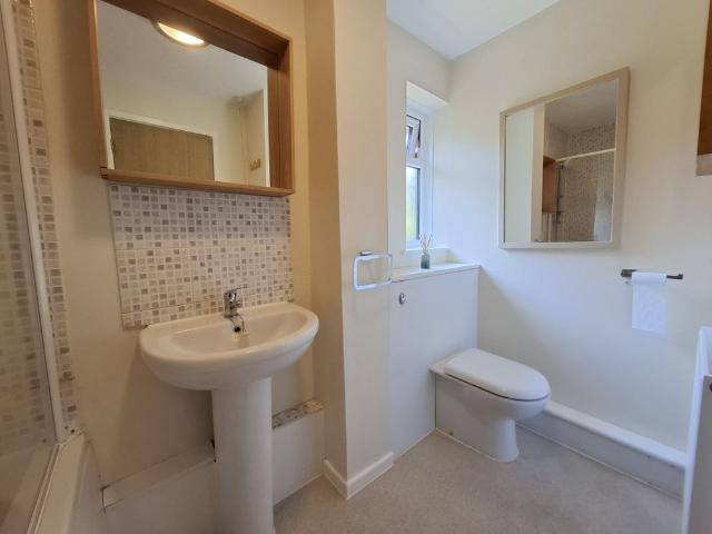 House for rent in Hammerfield, Pouchen End