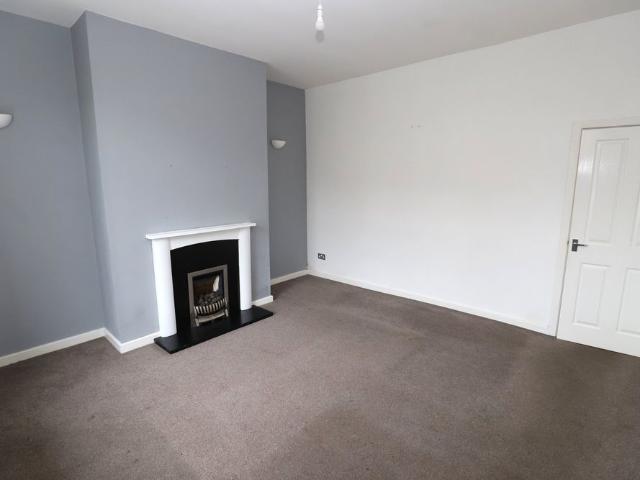 House for rent in Kirklees, Bury