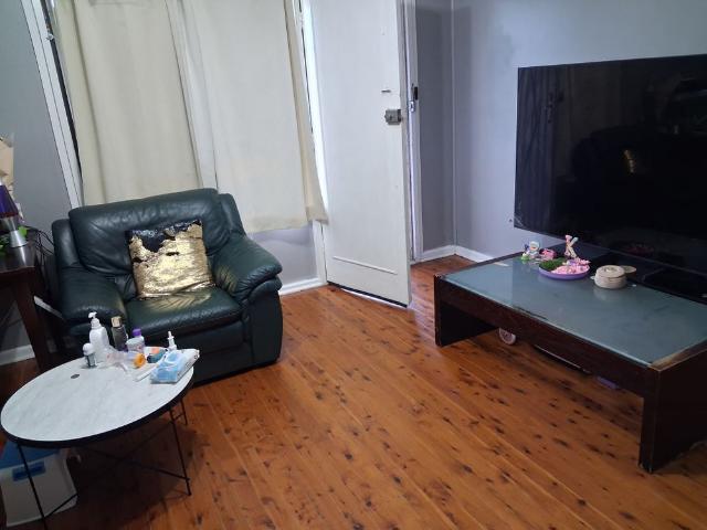 Room for rent in Busby, Sydney