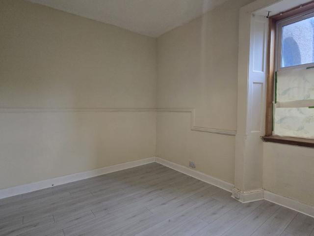 Apartment for rent in Busby, Scotland