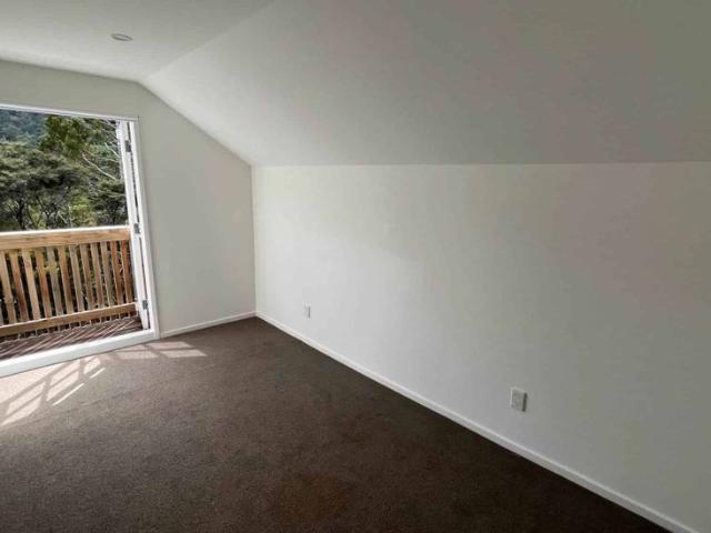 House for rent in Oratia