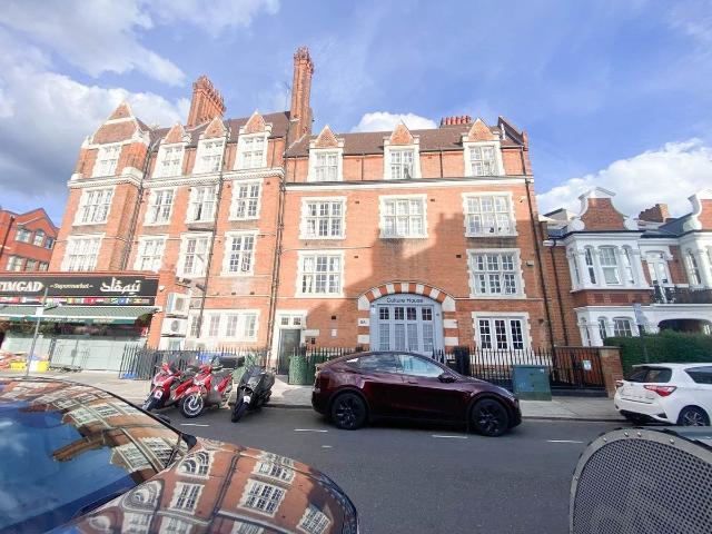 House for rent in London Borough of Hammersmith and Fulham, Greater London
