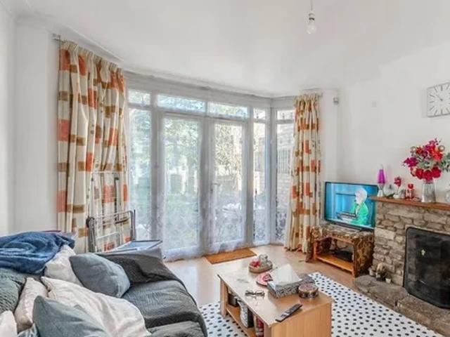 Apartment for rent in Little Stanmore, Greater London