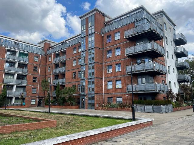 Apartment for rent in Charlton, Greater London