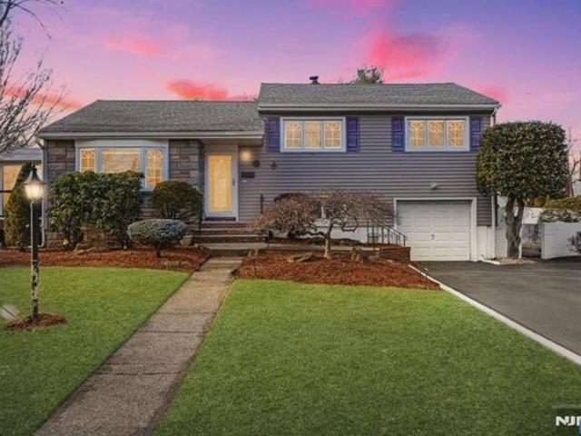 House for sale in Paramus, New Jersey