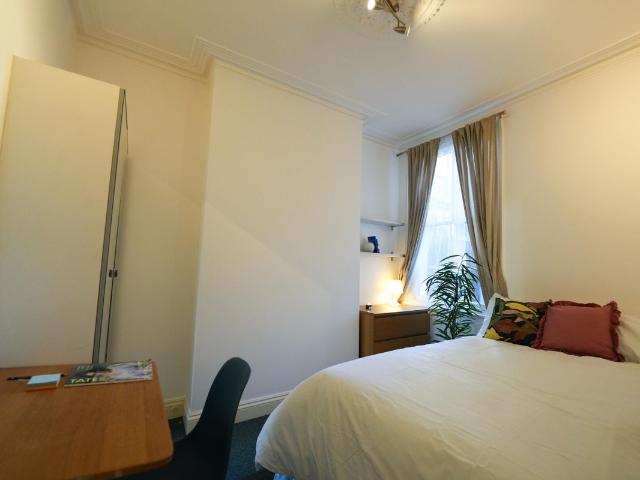 Room for rent in Surrey Quays, Greater London
