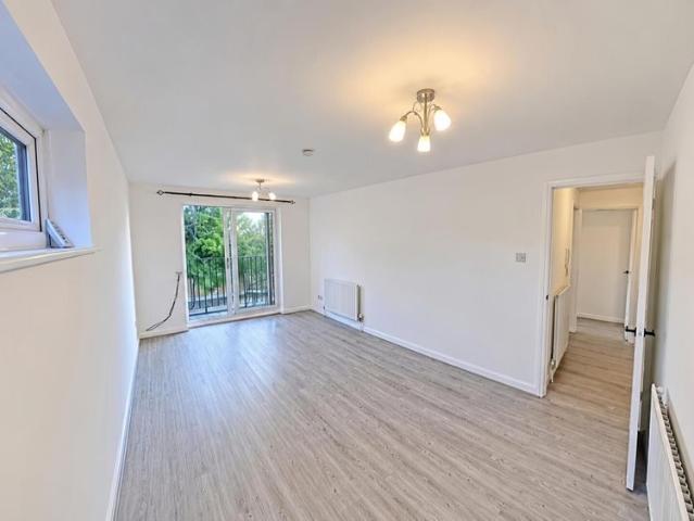 Apartment for rent in Connaught Park, Bushey