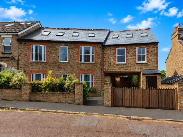 Apartment for rent in Connaught Park, Bushey