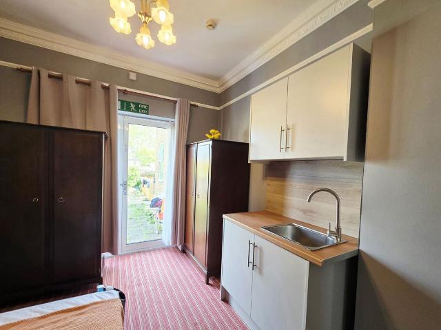 Apartment for rent in Connaught Park, Bushey