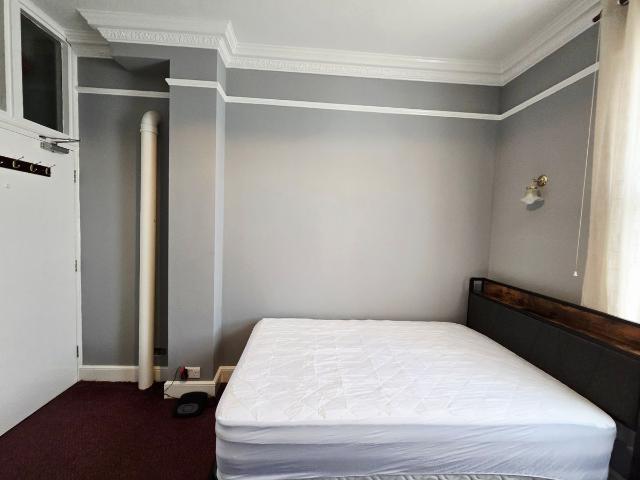 Room for rent in Connaught Park, Bushey