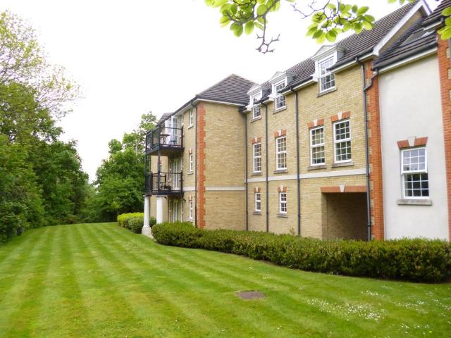 Apartment for rent in Bushey Heath, Hertsmere