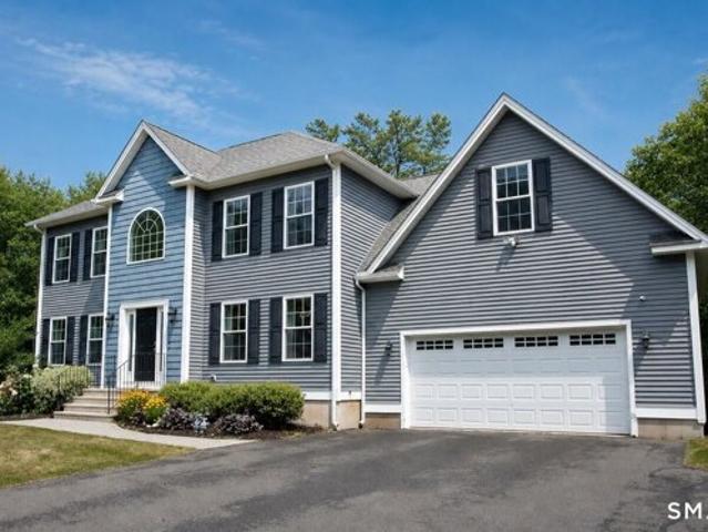 House for sale in Simsbury, Connecticut