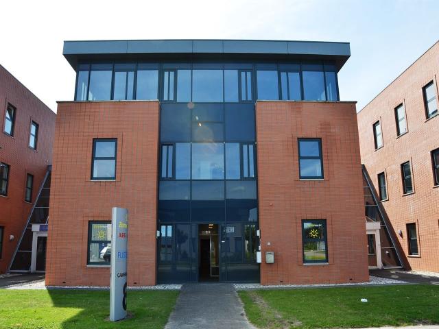 Bedrijfspand te huur in Almere-haven, Flevoland