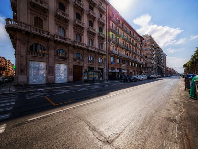 Ufficio in affitto a Municipio 1, Puglia