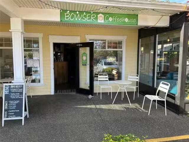 House for sale in Bowser, British Columbia