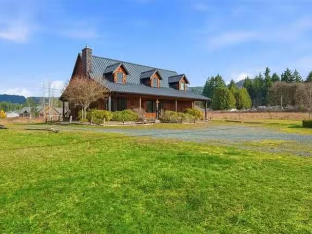 House for sale in Clayoquot, British Columbia