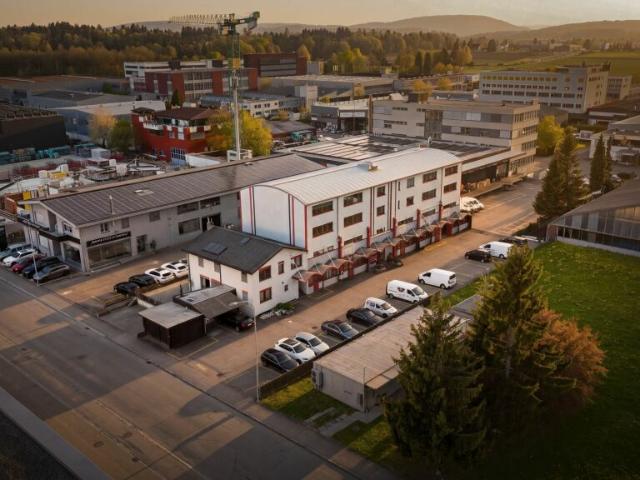 Atelier kaufen in Bachenbülach, Zürich