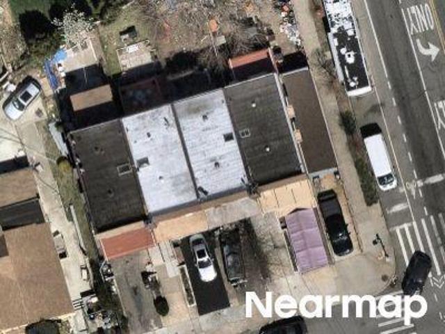 House for sale in The Bronx, Arverne