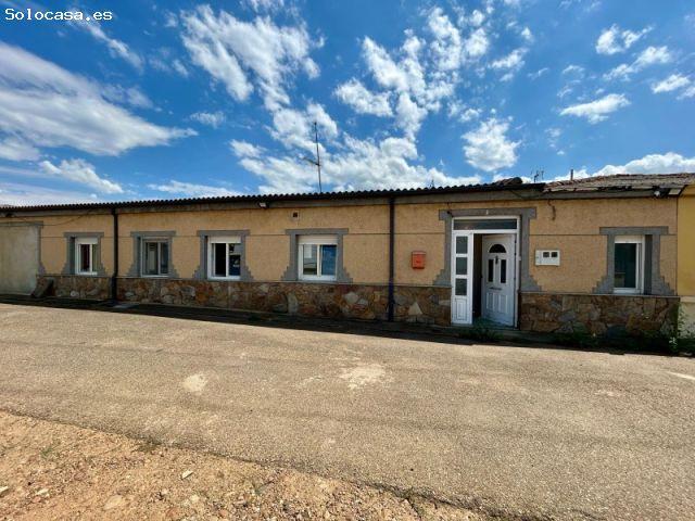 Casa en venta en Bustillo Del Páramo, Castilla y León