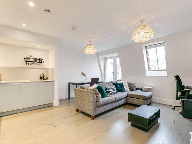 Apartment for rent in London Borough of Hammersmith and Fulham, Greater London